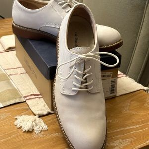 GH Bass Pasadena White Bucs -classic spring and summer shoe.